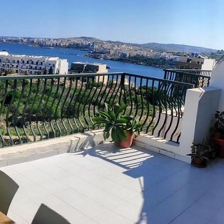 Gaia Penthouse Sea And Country Views Home 세인트폴스베이 외부 사진