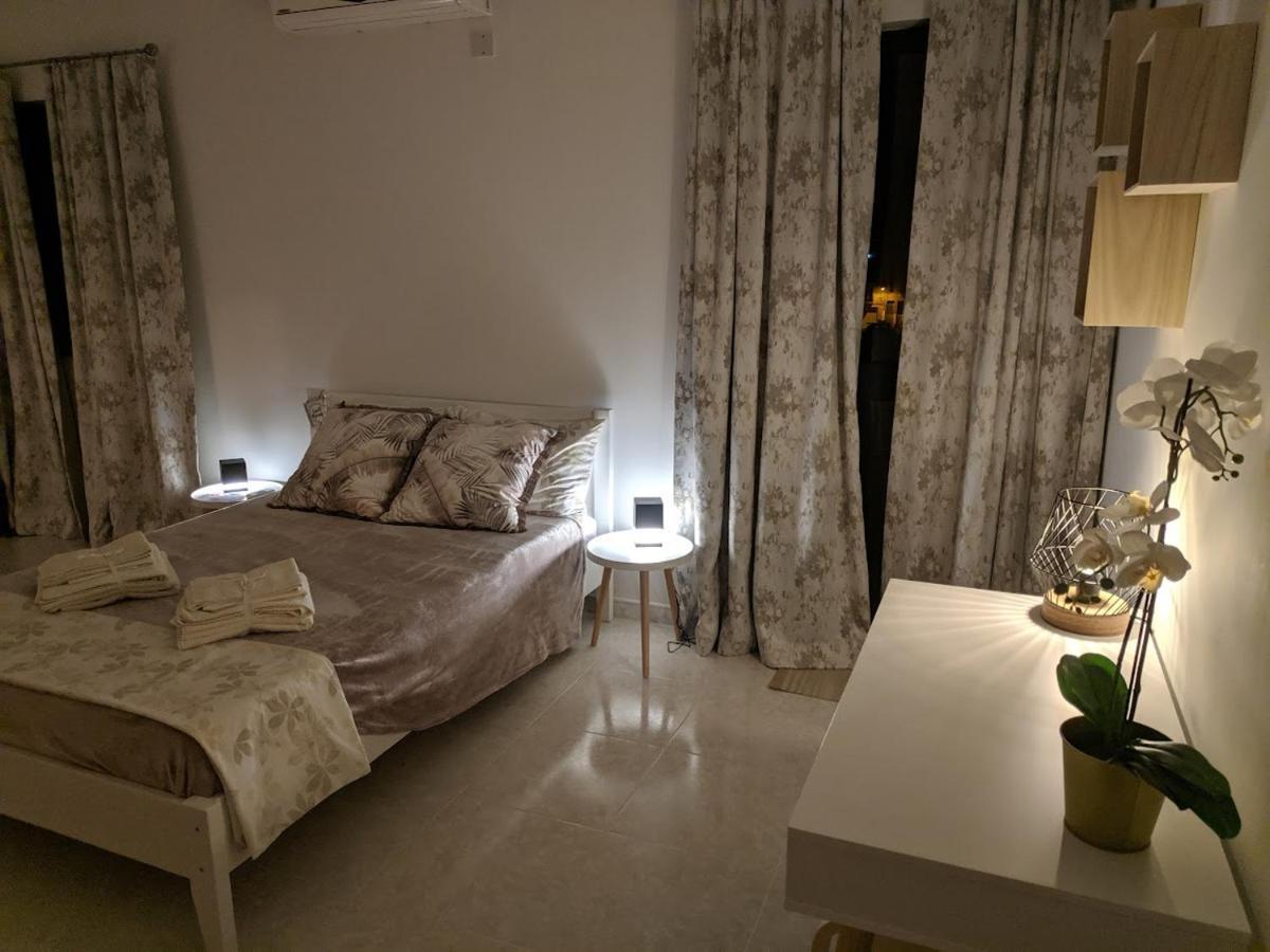 Gaia Penthouse Sea And Country Views Home 세인트폴스베이 외부 사진