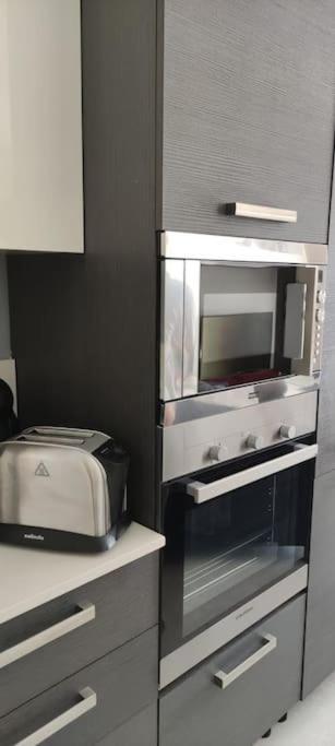 Gaia Penthouse Sea And Country Views Home 세인트폴스베이 외부 사진