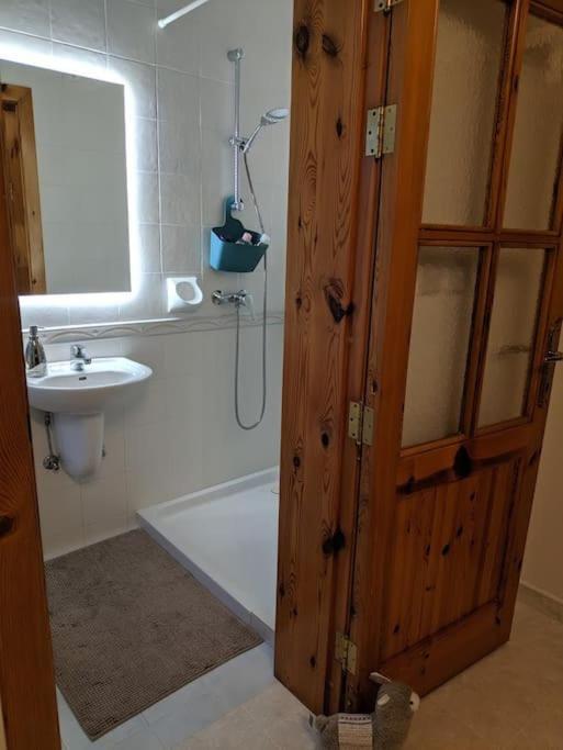 Gaia Penthouse Sea And Country Views Home 세인트폴스베이 외부 사진