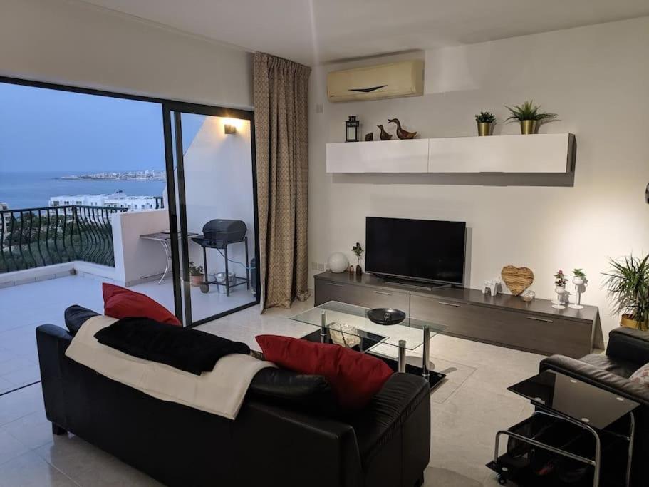 Gaia Penthouse Sea And Country Views Home 세인트폴스베이 외부 사진
