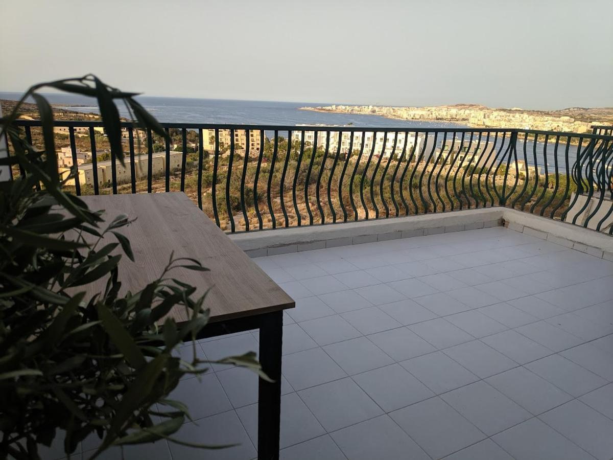 Gaia Penthouse Sea And Country Views Home 세인트폴스베이 외부 사진
