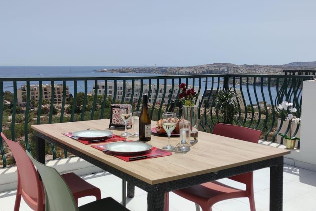 Gaia Penthouse Sea And Country Views Home 세인트폴스베이 외부 사진