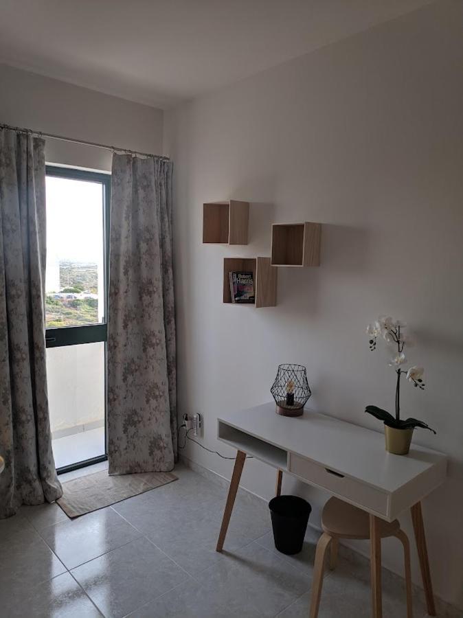 Gaia Penthouse Sea And Country Views Home 세인트폴스베이 외부 사진