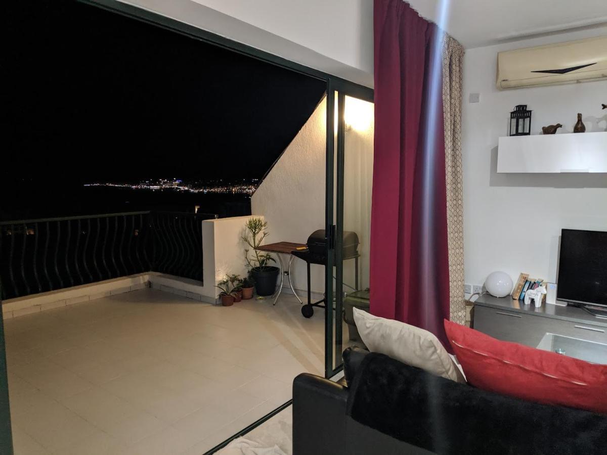 Gaia Penthouse Sea And Country Views Home 세인트폴스베이 외부 사진