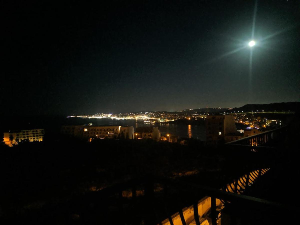 Gaia Penthouse Sea And Country Views Home 세인트폴스베이 외부 사진